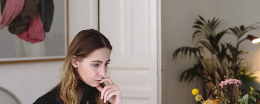 Hire a virtual assistant for small business
